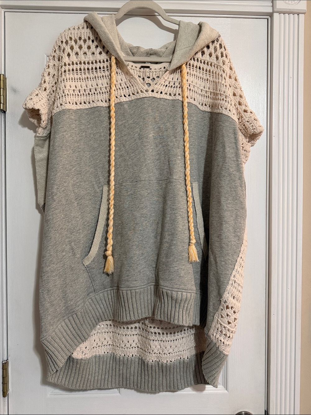 Free People Hooded Pullover Sweater in Light Gray & Cream